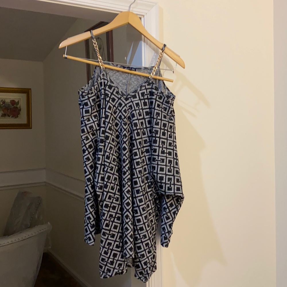 Cute comfortable top (brand new)